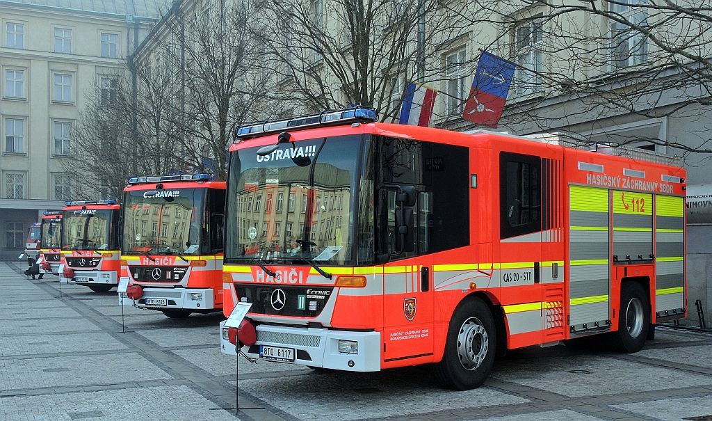 Nová hasičská auta.